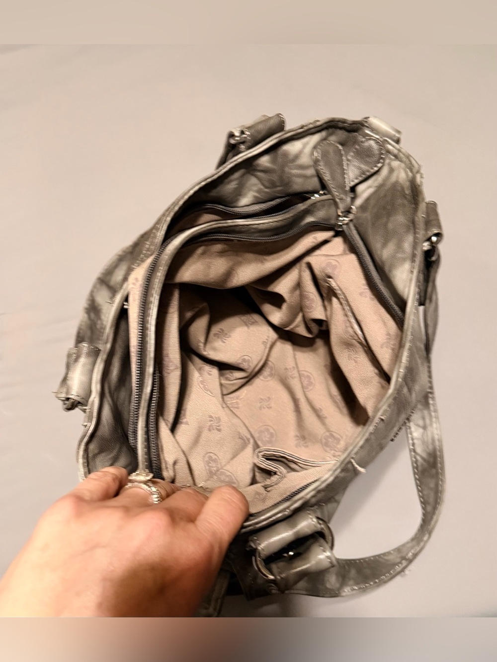 Angel Kiss Metallic Silver Tie-Dye Shoulder Bag - Picture 6 of 15
